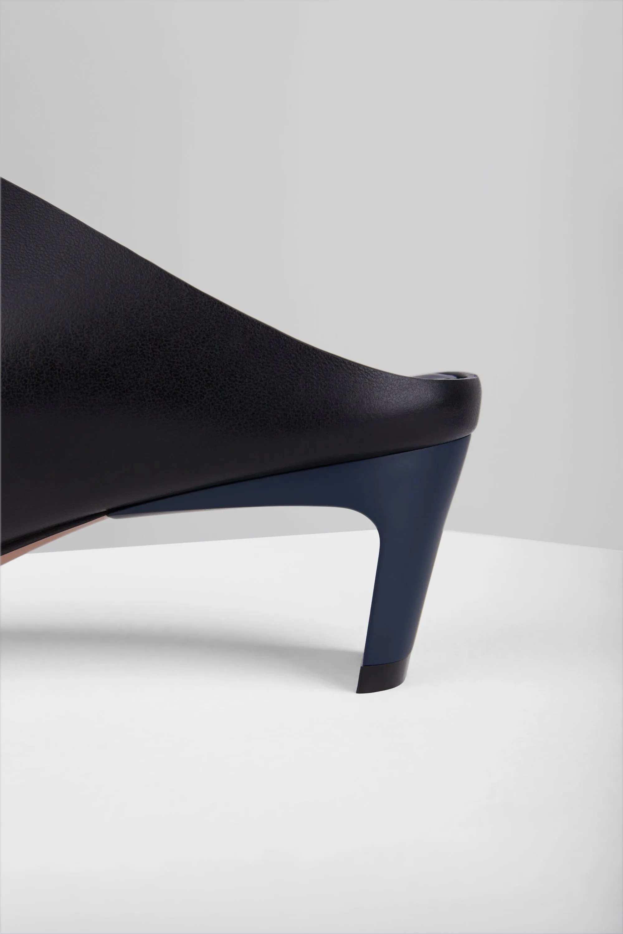 Canvas Mules in Nero Midnight