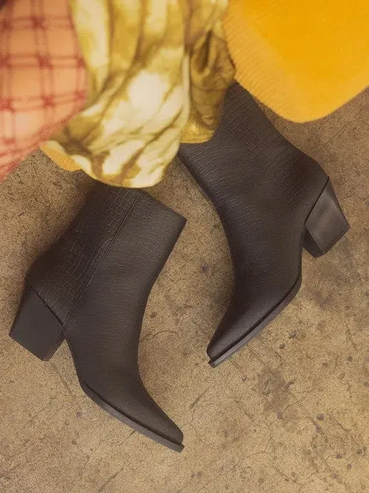 OASIS SOCIETY Any Occasion Miley Alligator Print Booties