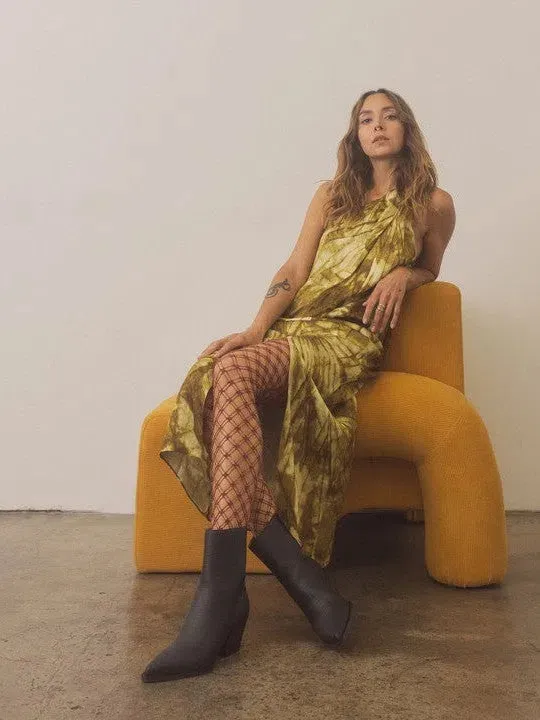 OASIS SOCIETY Any Occasion Miley Alligator Print Booties