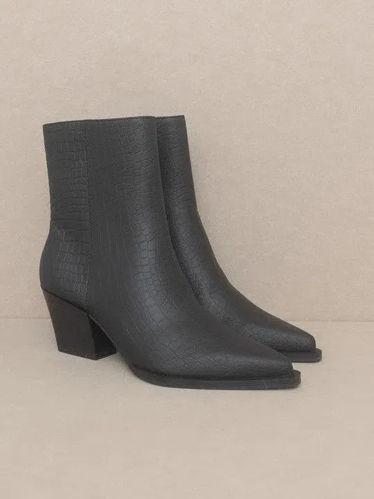 OASIS SOCIETY Any Occasion Miley Alligator Print Booties