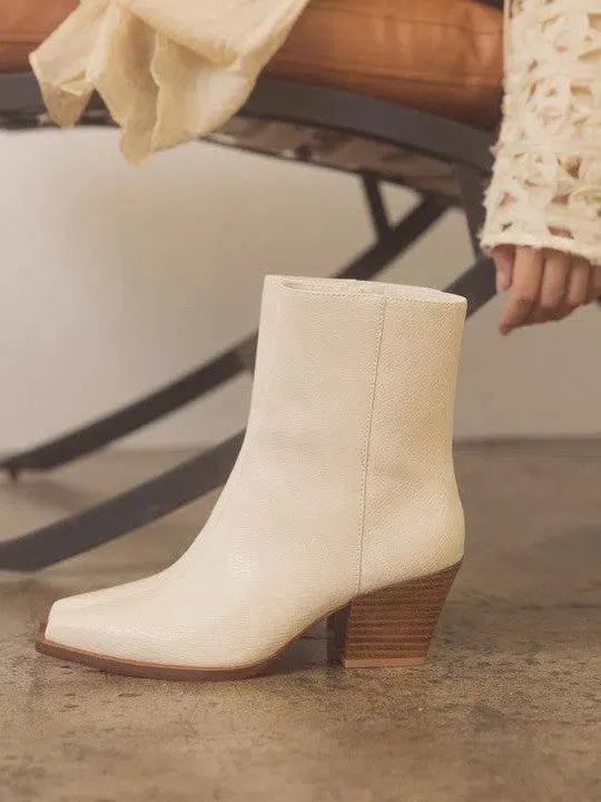 OASIS SOCIETY Any Occasion Miley Alligator Print Booties