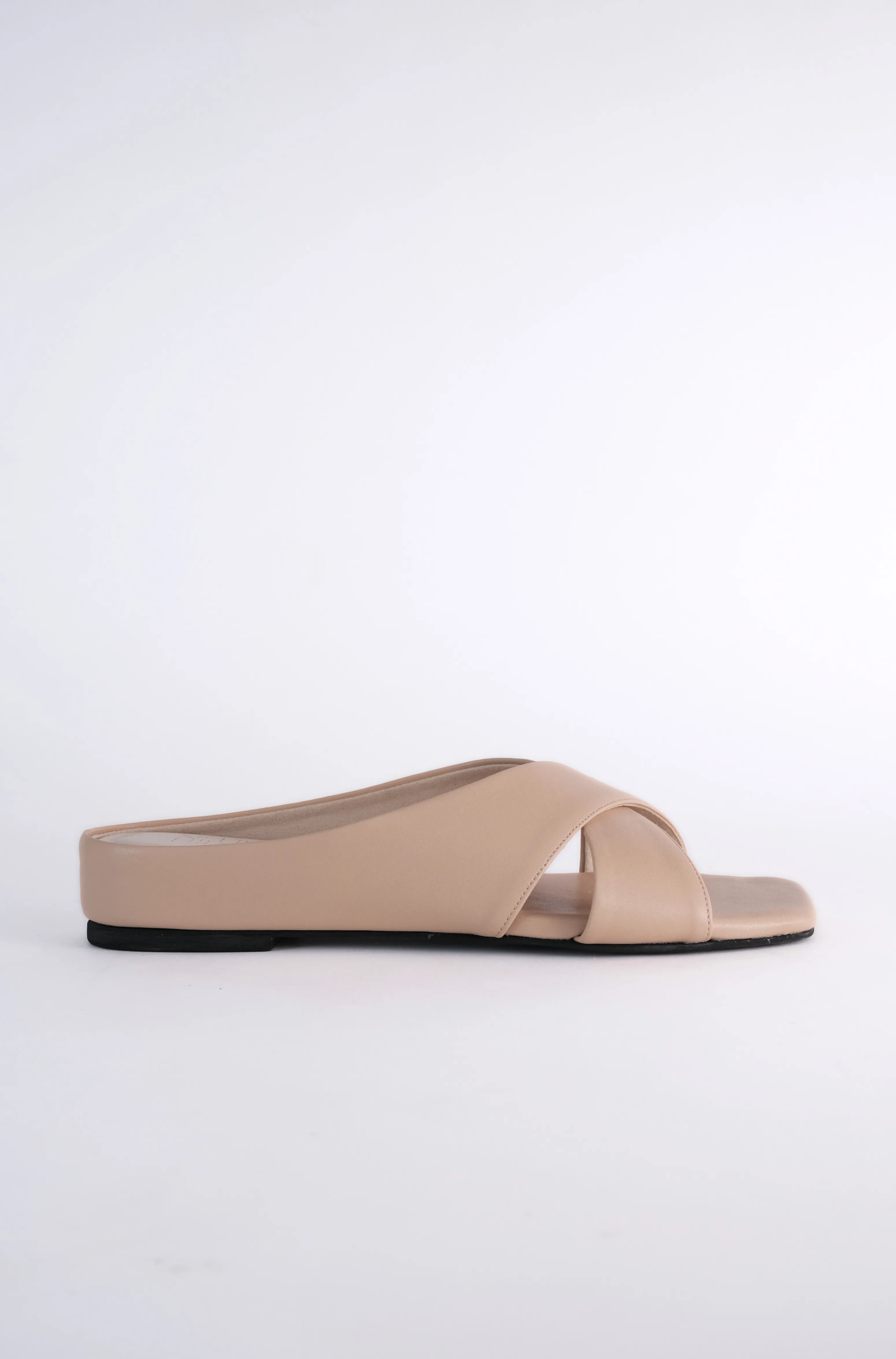 Orked Crossover Flat Sandals (Light Brown)