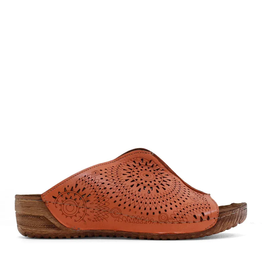 TESSELLI ESMERALDA FLAT SANDALS