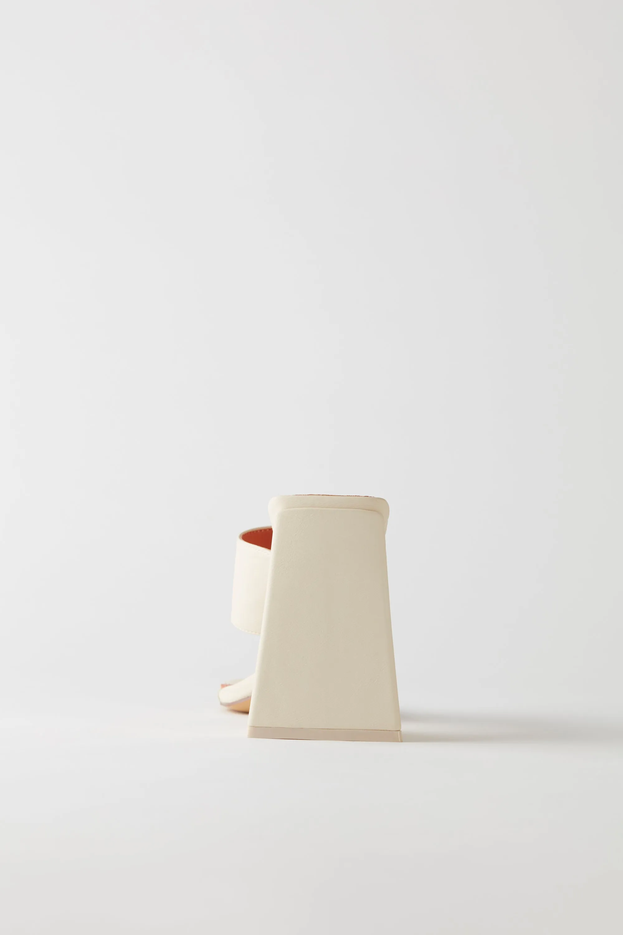 Toe Post Leatherette Mule Heels in Cream