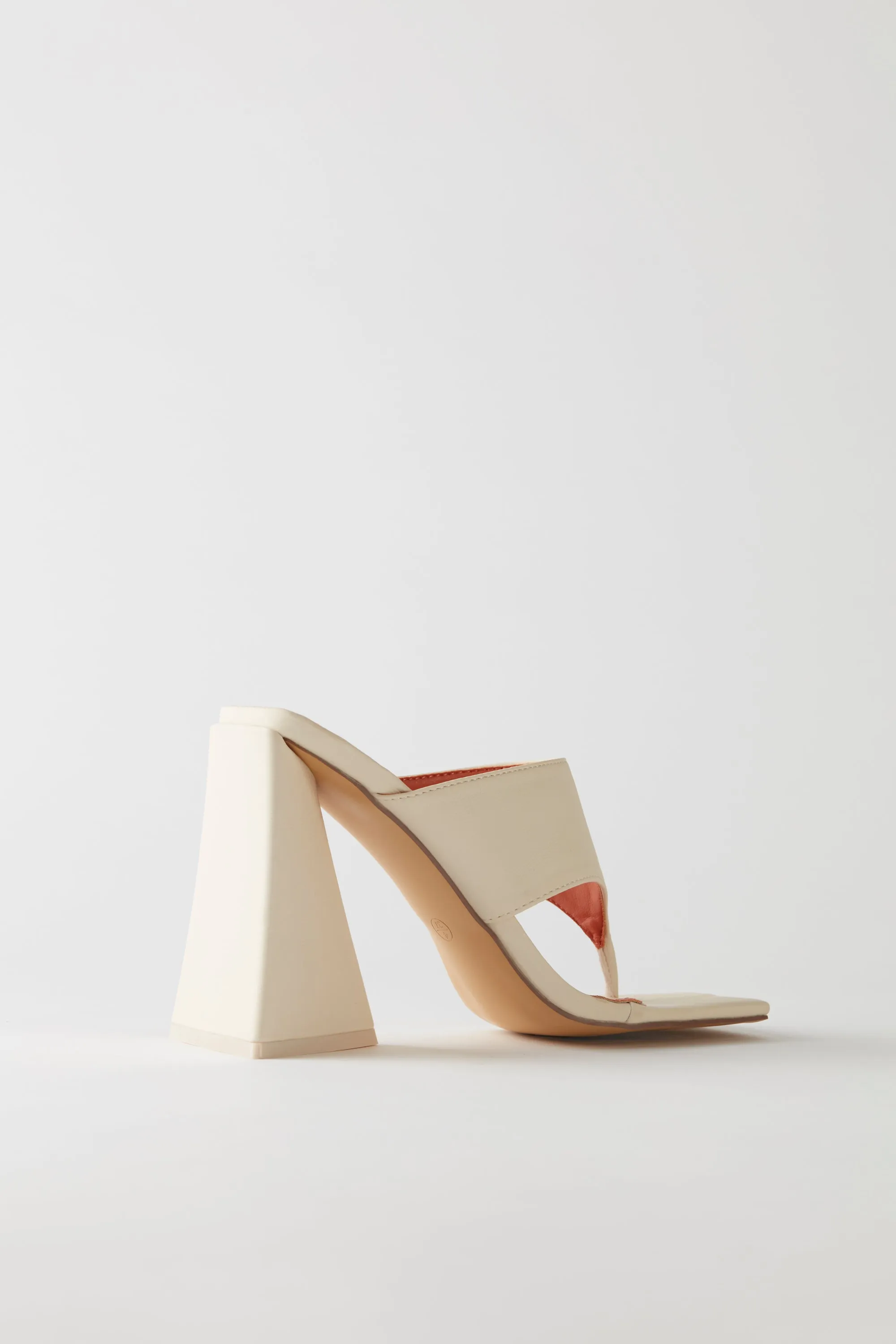 Toe Post Leatherette Mule Heels in Cream