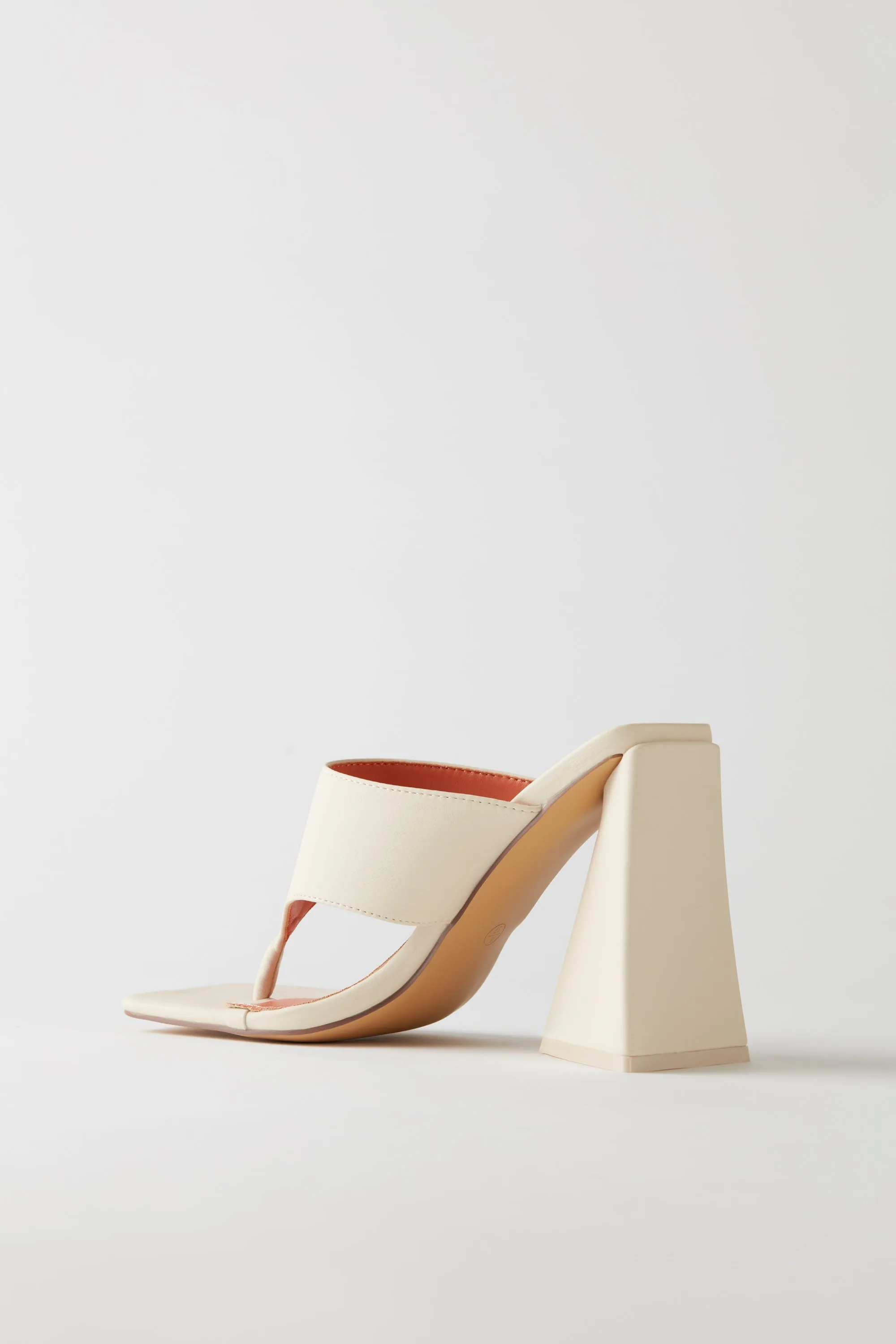 Toe Post Leatherette Mule Heels in Cream