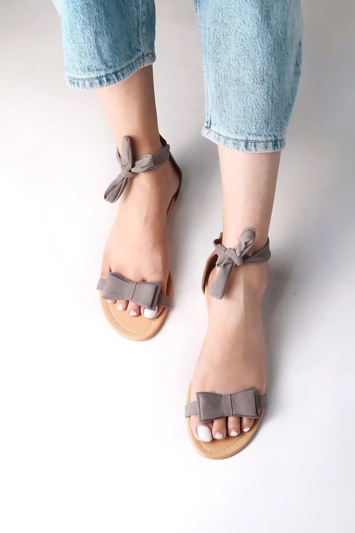 Women Grey Suede Bow Tie Up Fashion Sandal